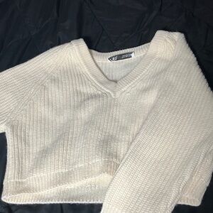 Zara Women's Off-White V-Neck Sweater